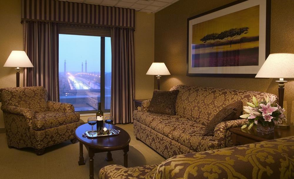 Sheraton Springfield Monarch Place Hotel Zewnętrze zdjęcie